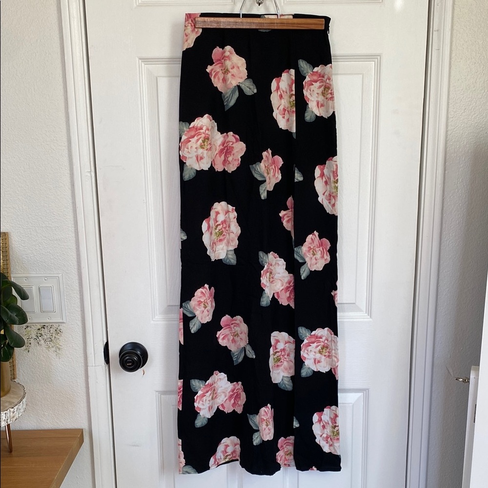 Forever 21 Floral Maxi Skirt - Picture 4 of 9